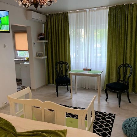 Cozy Apartment In A Quiet Area Craiova Eksteriør billede